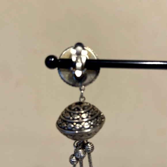 Vintage Dalessio Design Chicago Long Silver Tone Dangle Earrings Clip On - Picture 6 of 7